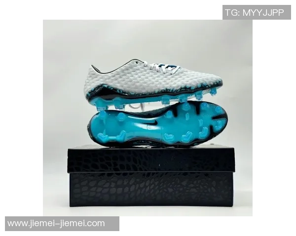 球星复刻足球鞋：经典与创新融合的全新潮流体验